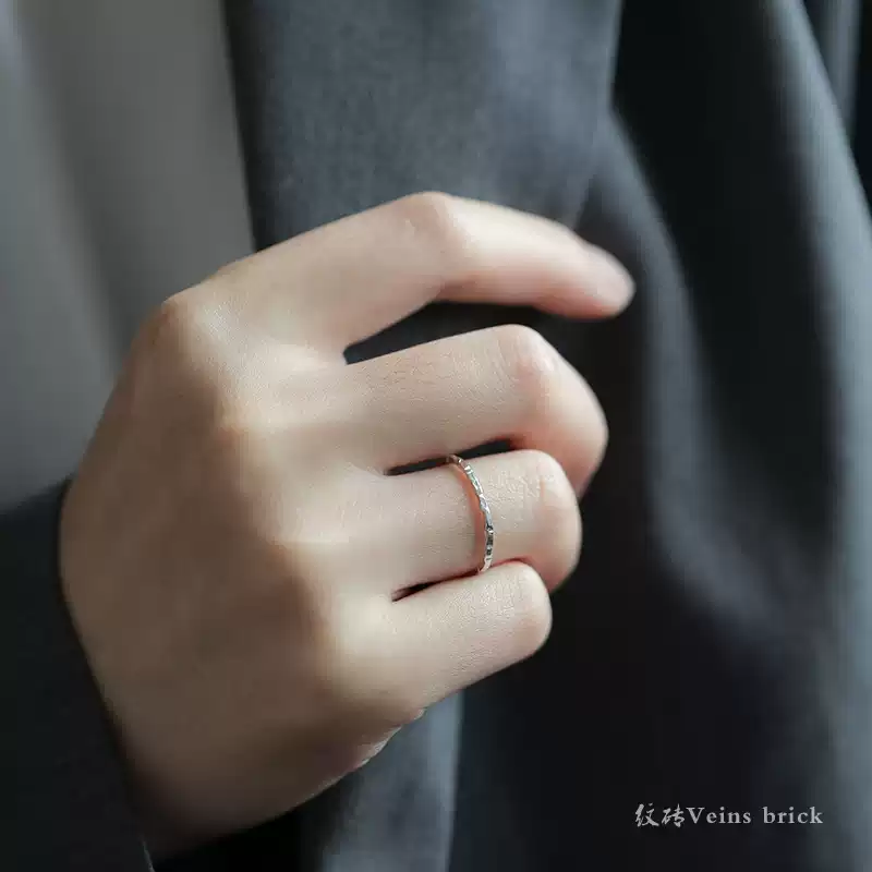Slim Hammered Closed Band Ring in 925 Silver — additional product view 3