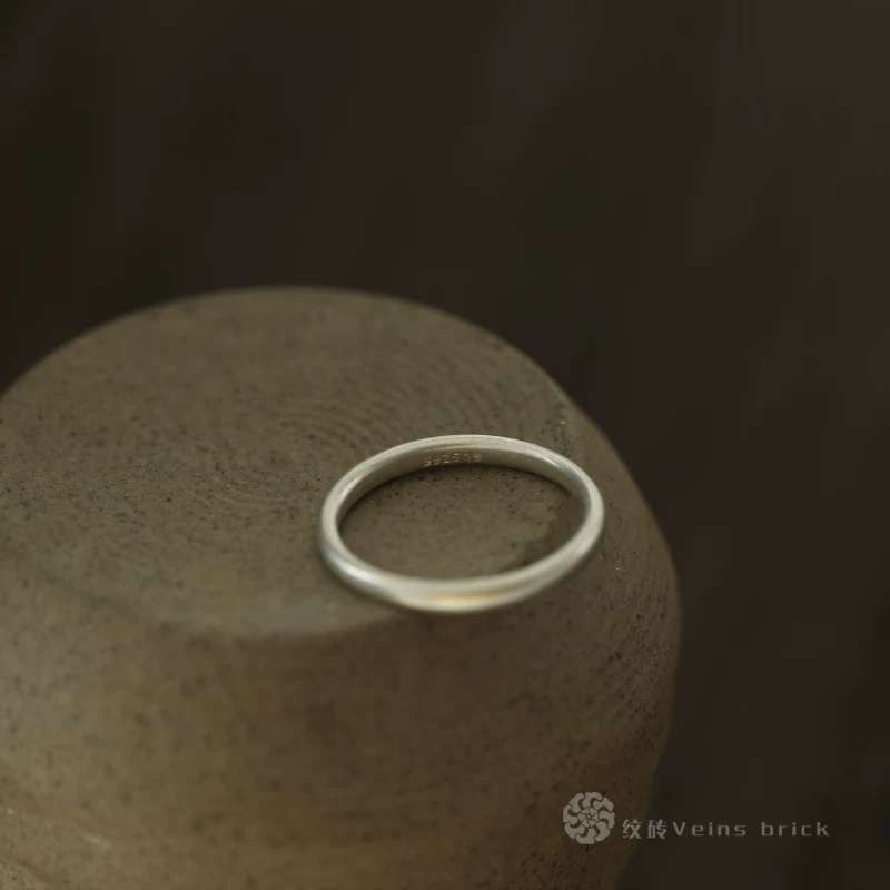Polished Smooth Band Ring in 925 Silver — additional product view 2